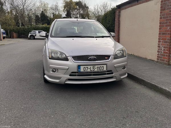 Ford Focus Hatchback, Petrol, 2007, Silver