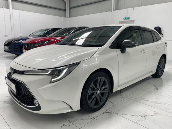 Toyota Corolla Estate, Petrol, 2021, White