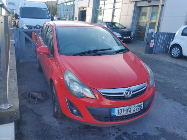 Vauxhall Corsa Hatchback, Diesel, 2013, Red