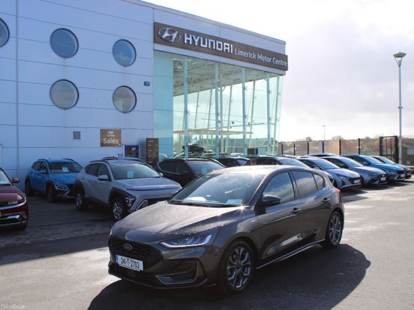 Ford Focus Hatchback, Diesel, 2024, Grey