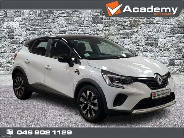 Renault Captur Hatchback, Petrol, 2022, White