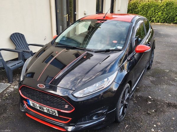 Ford Fiesta Hatchback, Petrol, 2016, Black