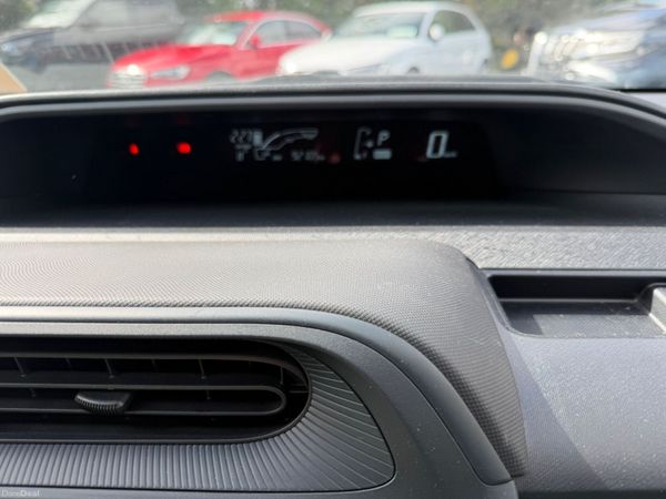 Toyota Aqua Hatchback, Petrol Hybrid, 2019, White