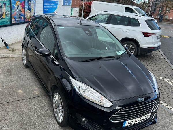 Ford Fiesta Hatchback, Petrol, 2014, Black