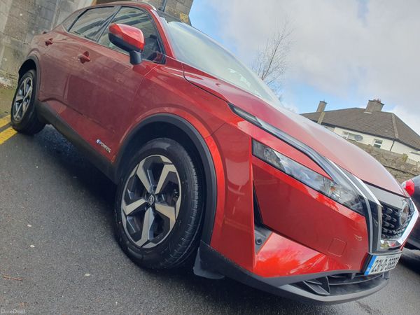 Nissan Qashqai MPV, Petrol, 2023, Red