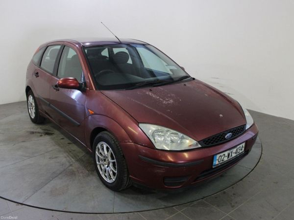 Ford Focus Hatchback, Petrol, 2002, Red
