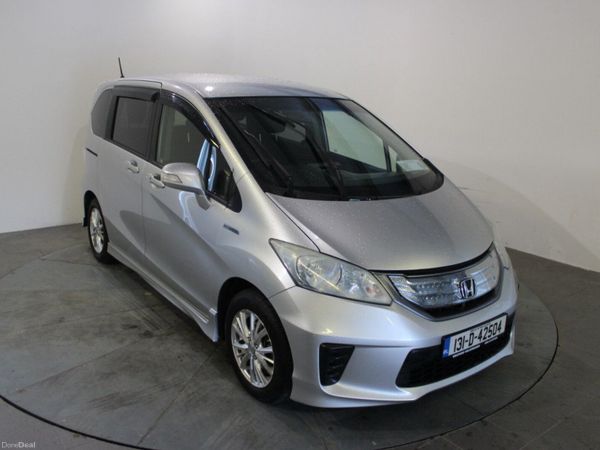Honda Freed MPV, Petrol Hybrid, 2013, Silver