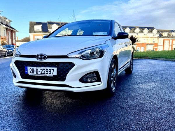 Hyundai i20 Hatchback, Petrol, 2021, White