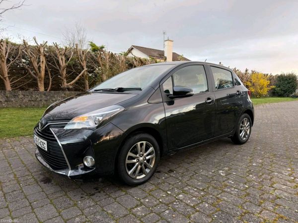 Toyota Yaris Hatchback, Petrol, 2014, Black
