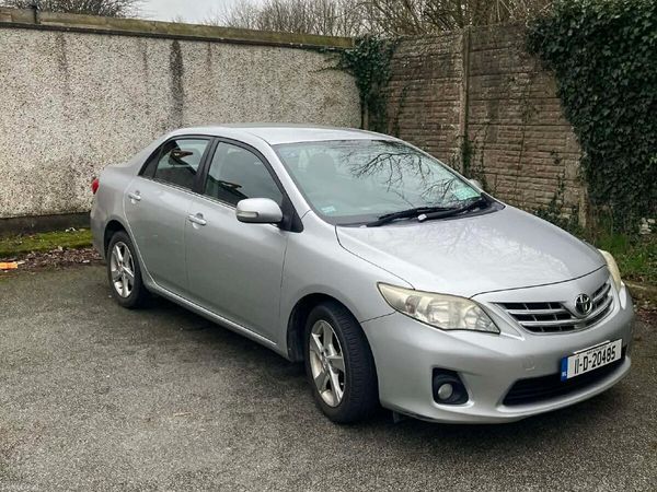 Toyota Corolla Saloon, Diesel, 2011, Silver