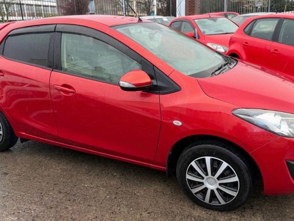 Mazda Demio MPV, Petrol, 2013, Red