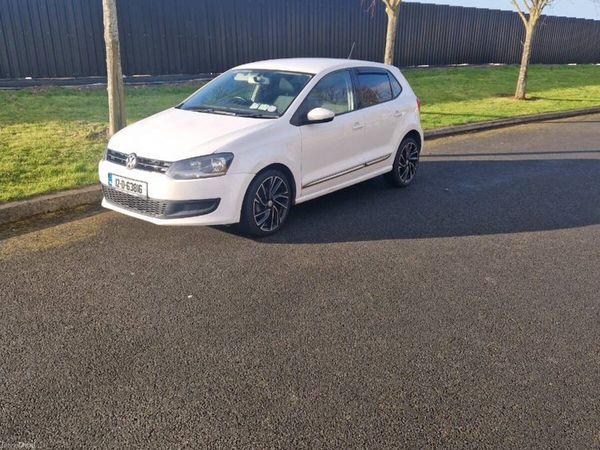 Volkswagen Polo Hatchback, Petrol, 2012, White