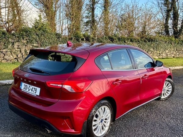 Ford Focus Hatchback, Diesel, 2020, Red