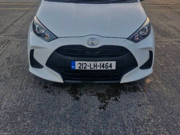 Toyota Yaris Hatchback, Petrol, 2021, White
