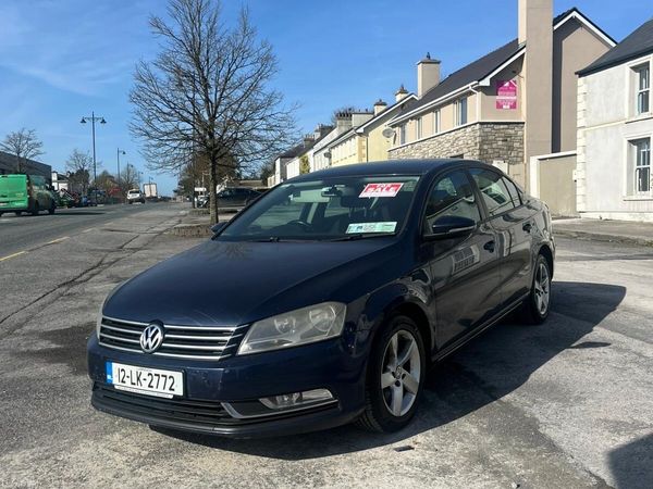 Volkswagen Passat Saloon, Diesel, 2012, Blue