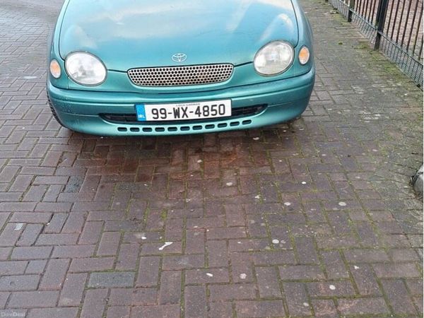 Land Rover Defender SUV, Diesel, 1999, White