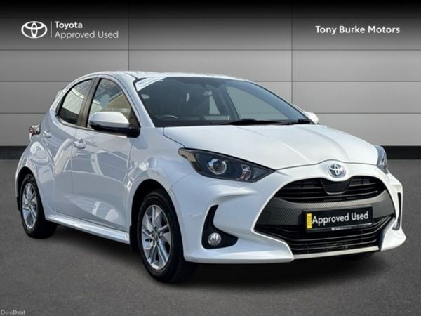 Toyota Yaris Hatchback, Petrol Hybrid, 2020, White
