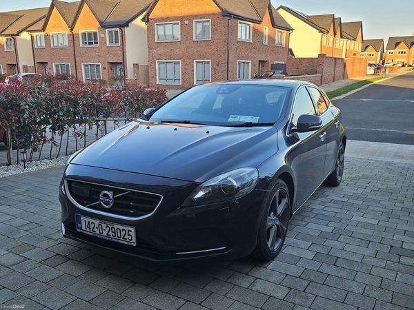 Volvo V40 Hatchback, Petrol, 2014, Black