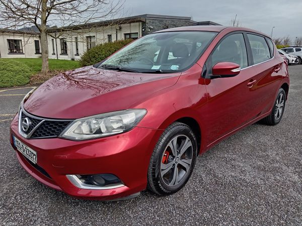 Nissan Pulsar Hatchback, Diesel, 2015, Red