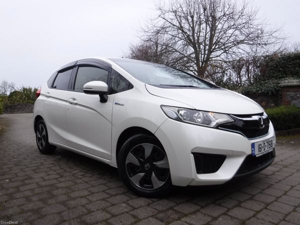 Honda Fit Hatchback, Petrol Hybrid, 2016, White