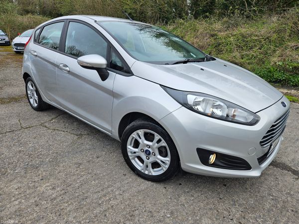 Ford Fiesta Hatchback, Petrol, 2014, Silver