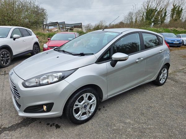 Ford Fiesta Hatchback, Petrol, 2014, Silver