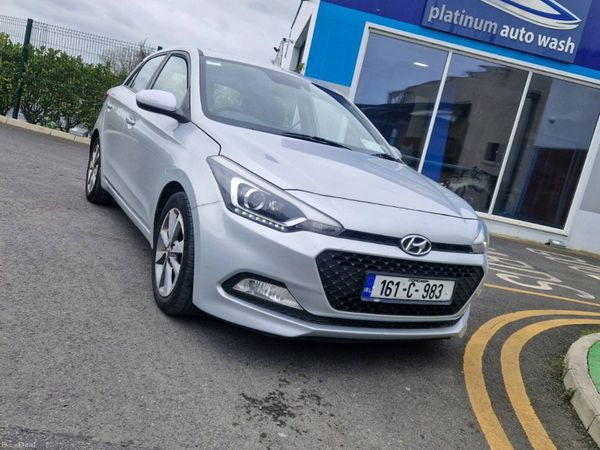 Hyundai i20 Hatchback, Petrol, 2016, Silver