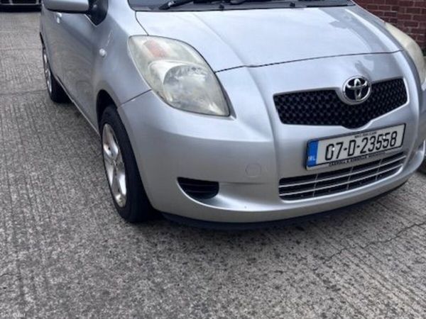 Toyota Yaris Hatchback, Petrol, 2007, Silver