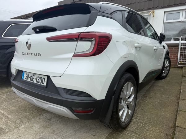 Renault Captur Hatchback, Diesel, 2021, White