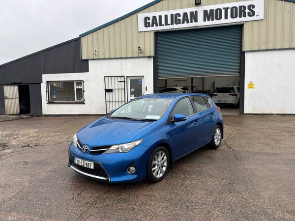 Toyota Auris Hatchback, Petrol, 2013, Blue