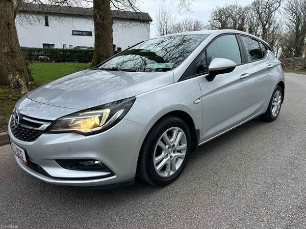 Opel Astra Hatchback, Petrol, 2019, Grey
