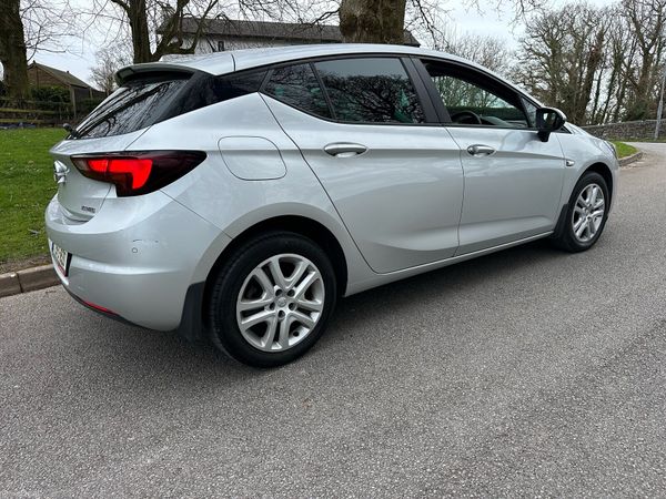 Opel Astra Hatchback, Petrol, 2019, Grey