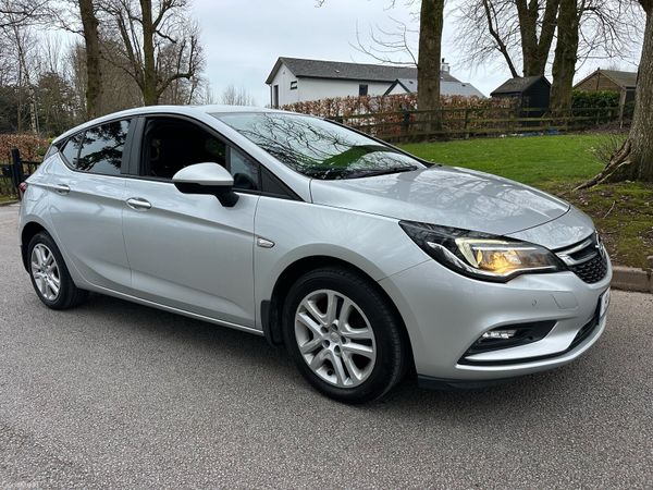 Opel Astra Hatchback, Petrol, 2019, Grey