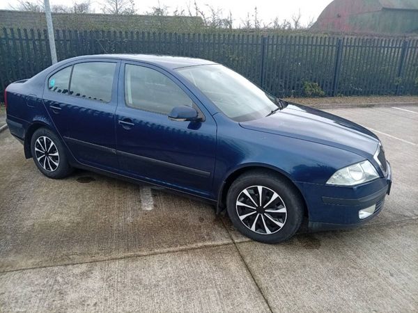 Skoda Octavia Hatchback, Petrol, 2007, Blue
