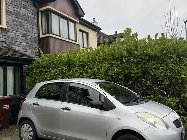 Toyota Yaris Hatchback, Petrol, 2008, Silver