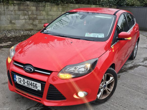 Ford Focus Hatchback, Petrol, 2012, Red