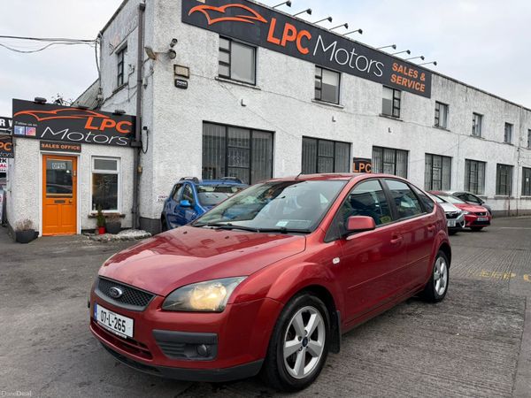 Ford Focus Hatchback, Petrol, 2007, Red
