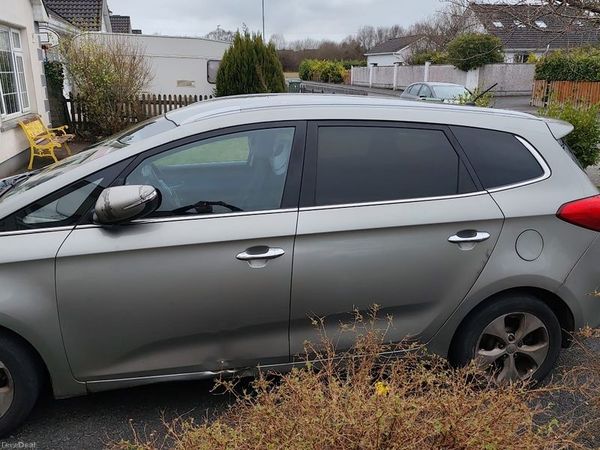 Kia Carens MPV, Diesel, 2015, Silver