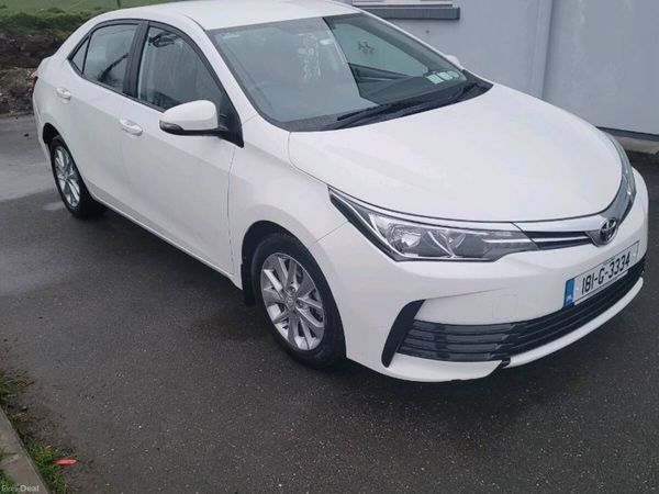 Toyota Corolla Saloon, Diesel, 2018, White
