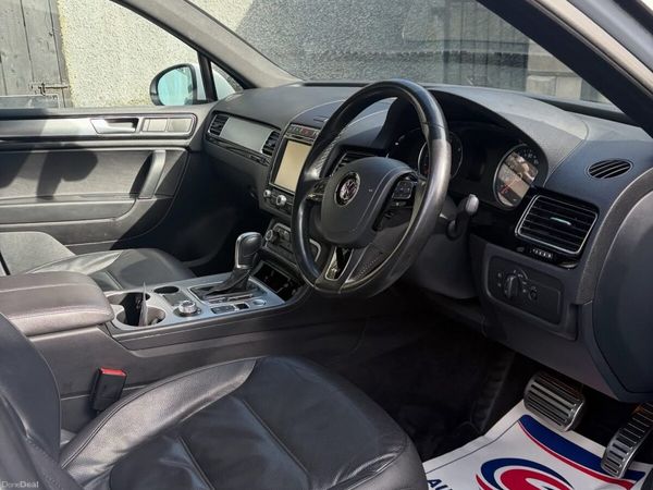 Volkswagen Touareg SUV, Diesel, 2017, White