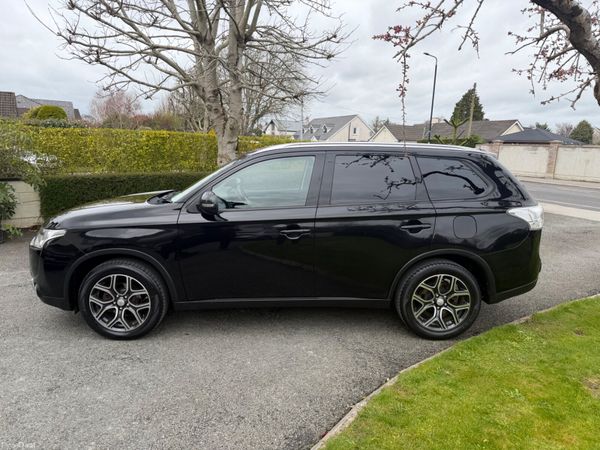 Mitsubishi Outlander SUV, Diesel, 2015, Black