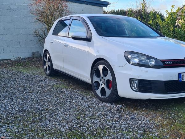 Volkswagen Golf Hatchback, Petrol, 2009, White