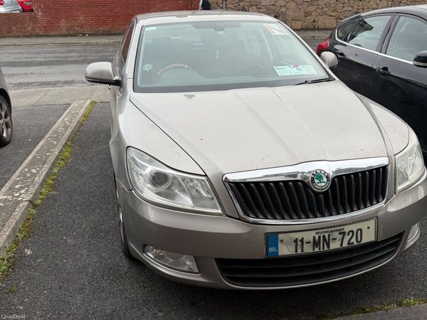 Skoda Octavia Saloon, Diesel, 2011, Beige