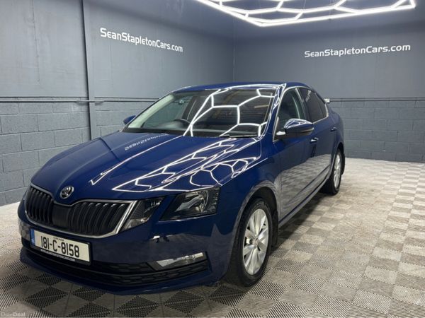 Skoda Octavia Hatchback, Petrol, 2018, Blue