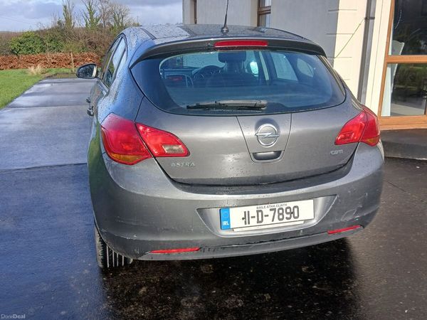 Opel Astra Hatchback, Diesel, 2011, Grey