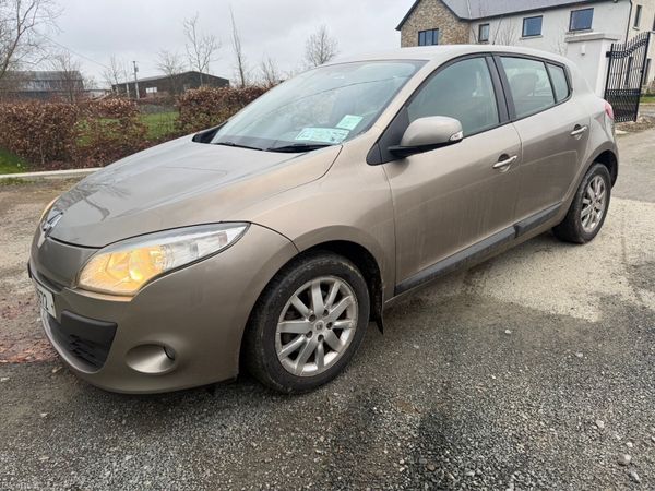 Renault Megane Hatchback, Diesel, 2011, Gold