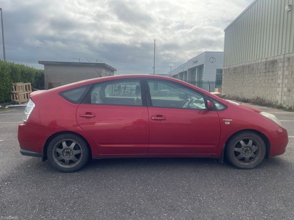 Toyota Prius Hatchback, Petrol Hybrid, 2008, Red