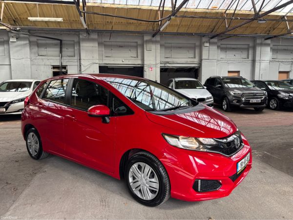 Honda Jazz Hatchback, Petrol, 2019, Red