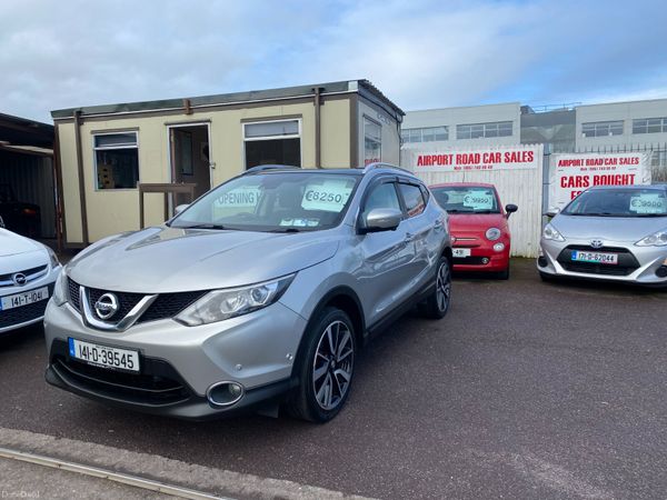Nissan Qashqai Hatchback, Diesel, 2014, Silver