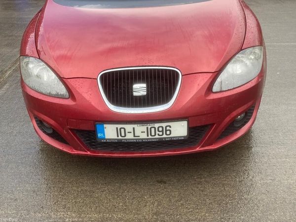 SEAT Leon Saloon, Petrol, 2010, Red